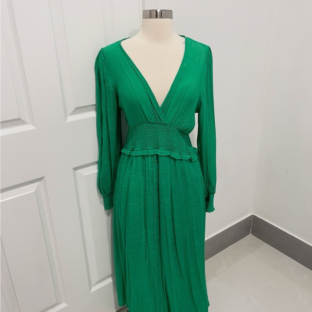 Lulus Elegant Green V-Neck Dress